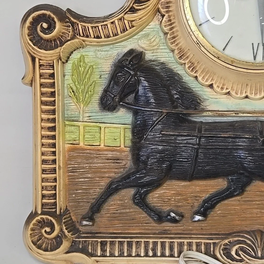 Vintage Wall Clock Horse & Sulky Race Carriage Ornate Gold Frame Working Quartz‎
